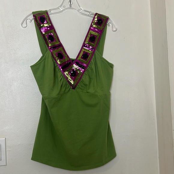 Green Graphics Sequins Top - by Flying Tomato Size XL - Picture 6 of 15
